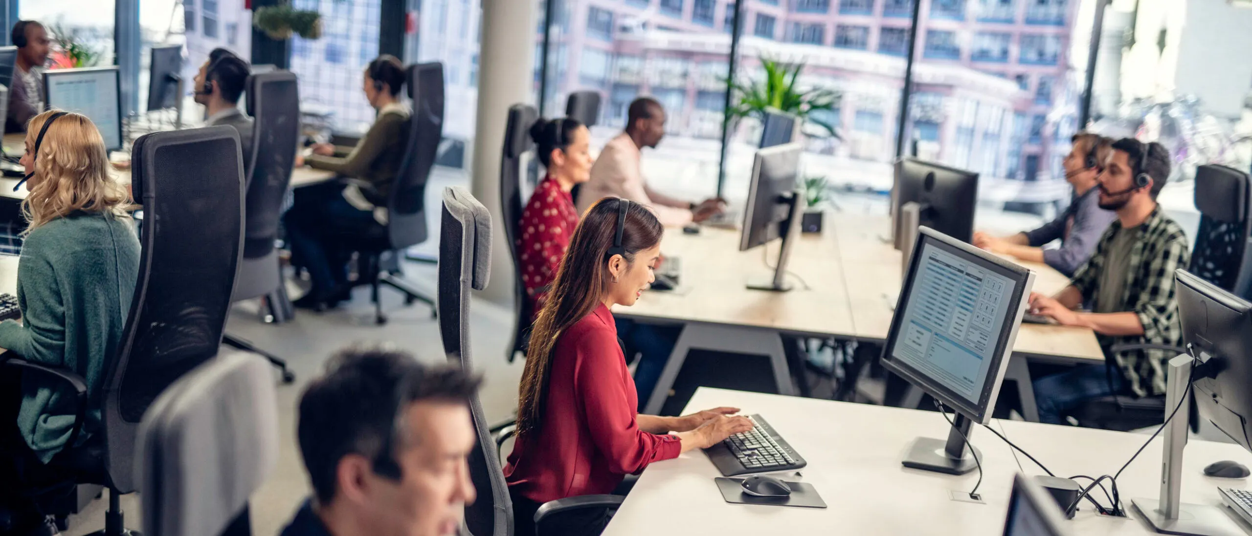 Agents using real time agent assist in the contact center