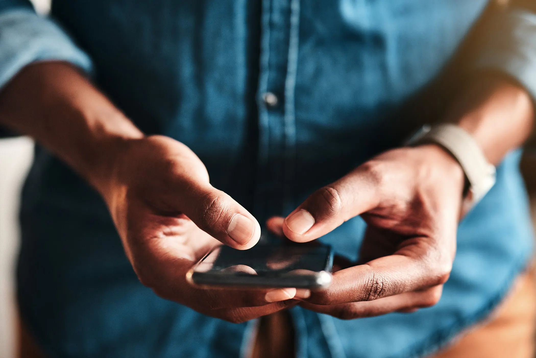 Agentic AI addresses customer inquiries through a mobile app